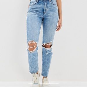 AE RIPPED MOM JEAN size 2 XLONG